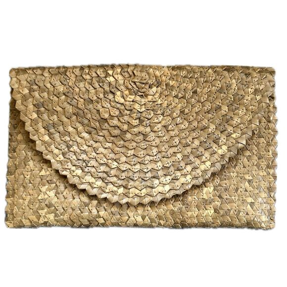 Hawaiian Polynesian Inspired Lauhala Weave Layered Snap Closure Clutch - Picture 1 of 5